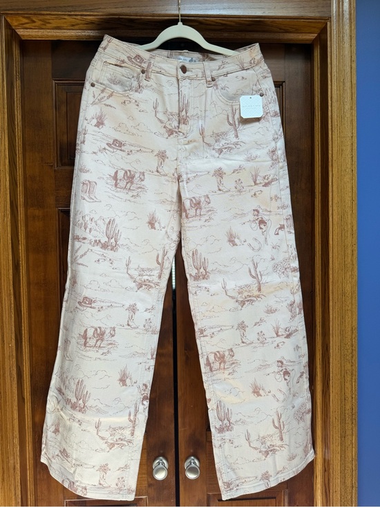 Altar'd State Denim - NWT Altar'd State High-Waisted Cream Jeans with Desert Scenic Print, Size 28